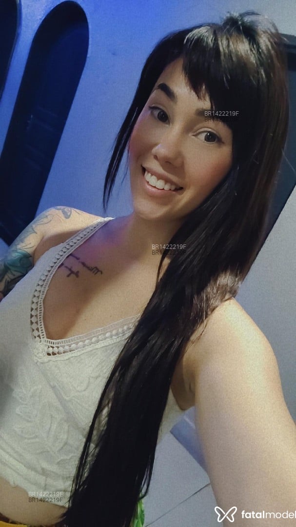 Acompanhante mulher com cabelo castanho de olhos castanhos - Helena Gadano