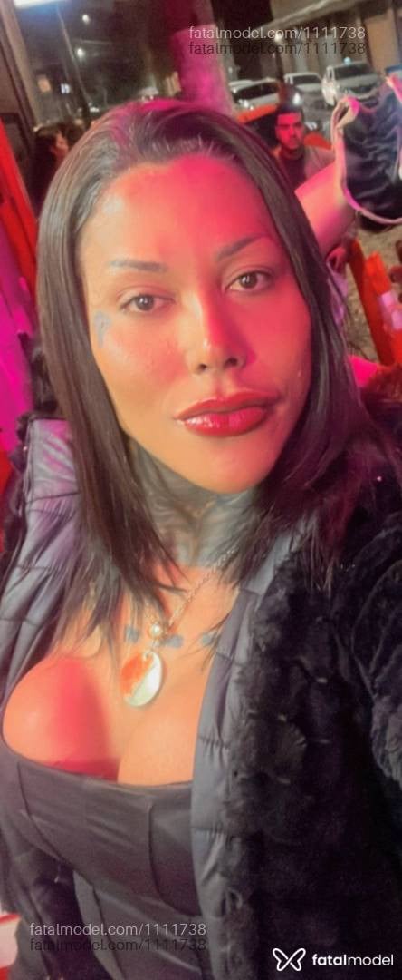 Acompanhante travesti com cabelo castanho de olhos castanhos em Pelotas - Maria Eduarda