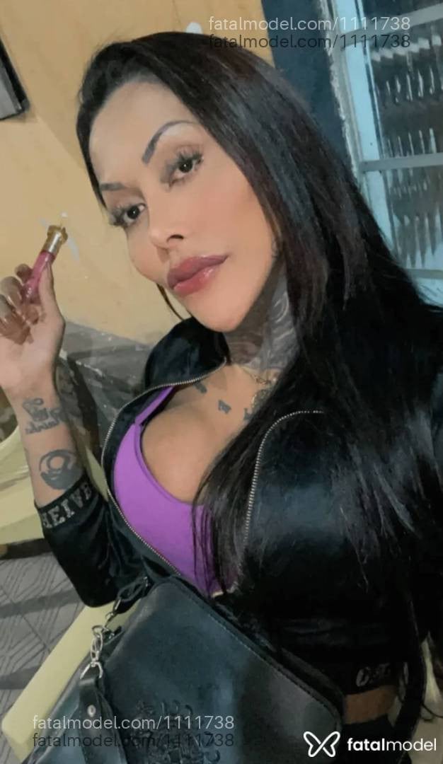Acompanhante travesti com cabelo castanho de olhos castanhos em Pelotas - Maria Eduarda