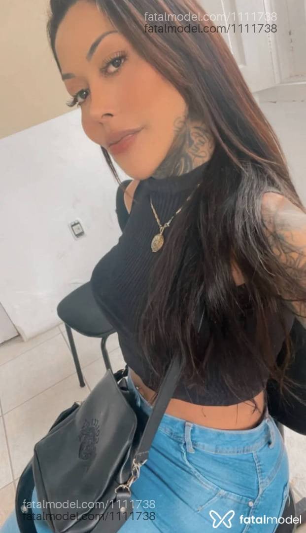 Acompanhante travesti com cabelo castanho de olhos castanhos em Pelotas - Maria Eduarda