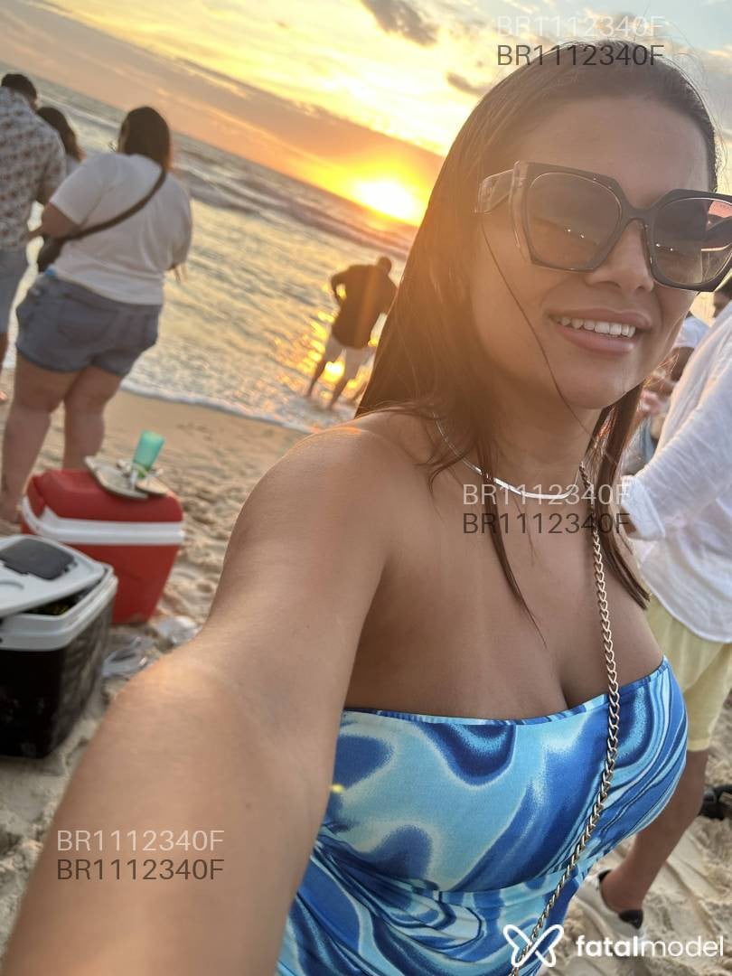 Acompanhante mulher com cabelo castanho de olhos mel em Tubarão - Beatriz Shutz