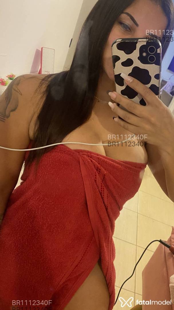 Acompanhante mulher com cabelo castanho de olhos mel em Tubarão - Beatriz Shutz