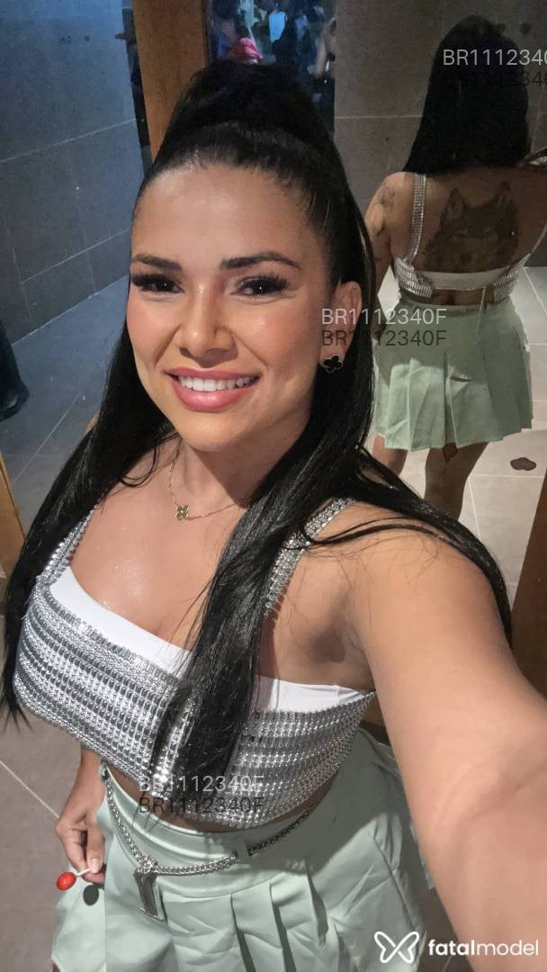Acompanhante mulher com cabelo castanho de olhos mel em Tubarão - Beatriz Shutz