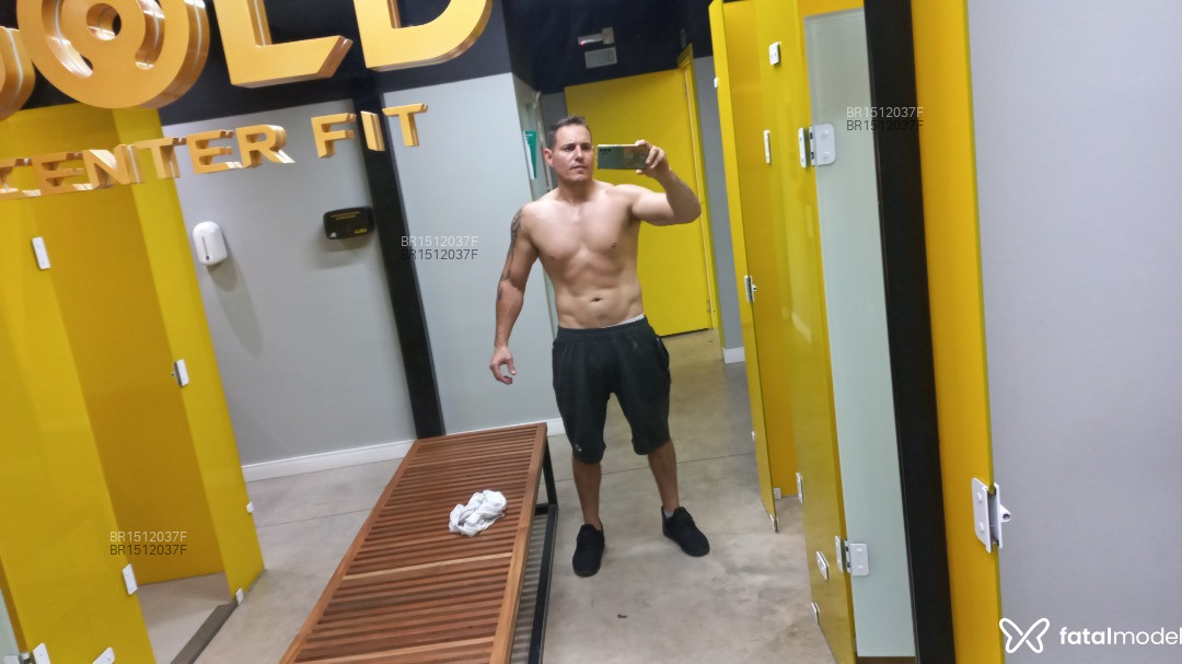 Acompanhante homem morena (o) de olhos castanhos em Passo Fundo - Willian