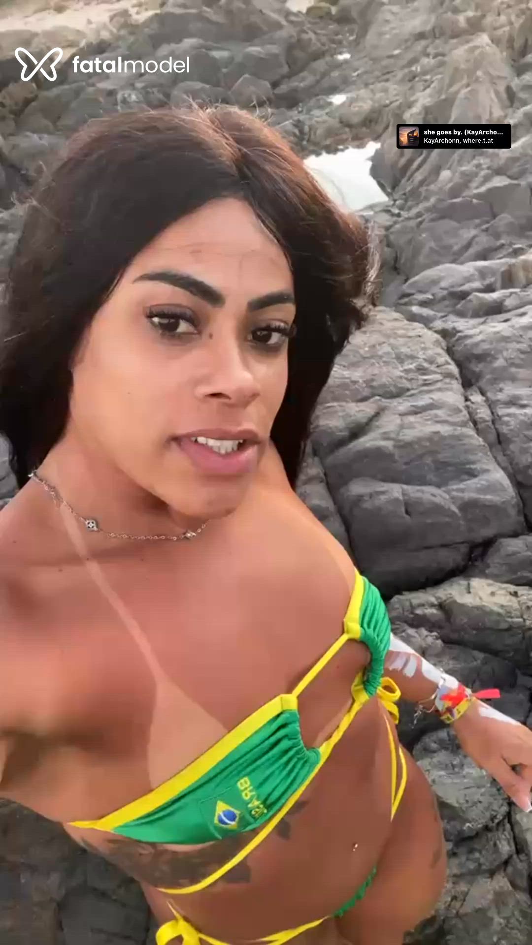 Acompanhante mulher morena (o) de olhos castanhos em Feira de Santana Acompanhante mulher morena (o) de olhos castanhos em Feira de Santana - Jéssica Cavalon
