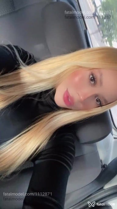 Acompanhante mulher loira (o) de olhos castanhos em Valença - Alexia