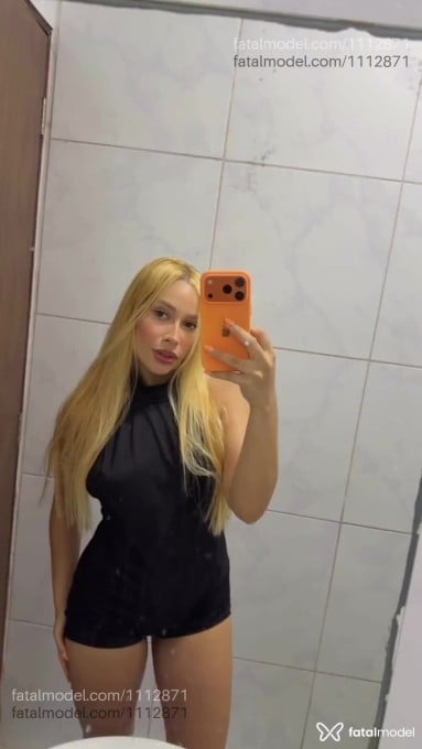 Acompanhante mulher loira (o) de olhos castanhos em Valença - Alexia