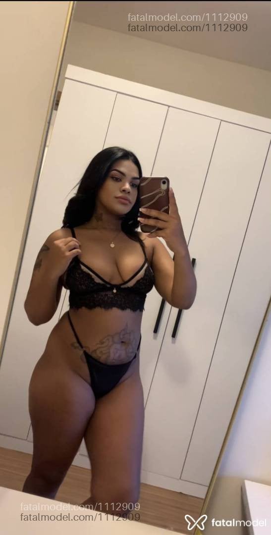 Acompanhante mulher morena (o) de olhos pretos - Jheni