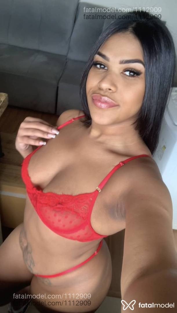 Acompanhante mulher morena (o) de olhos pretos - Jheni