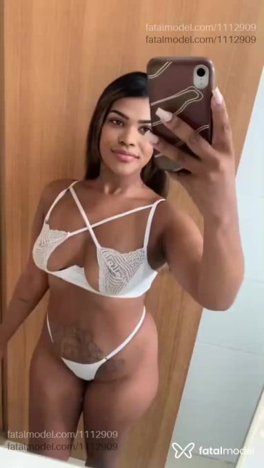 Acompanhante mulher morena (o) de olhos pretos em Bagé - Jheni