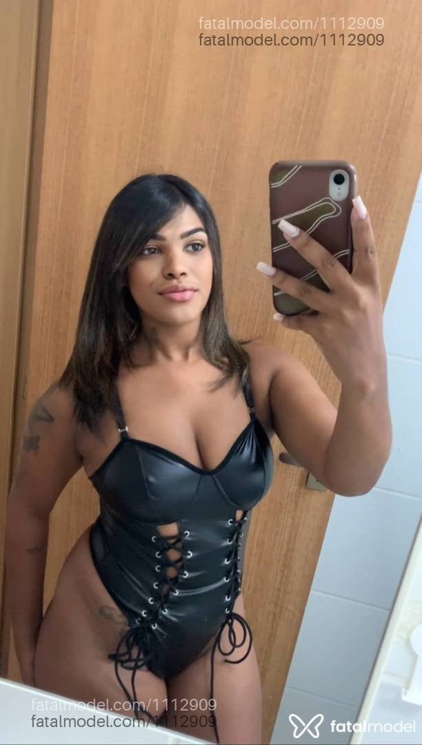 Acompanhante mulher morena (o) de olhos pretos em Bagé - Jheni