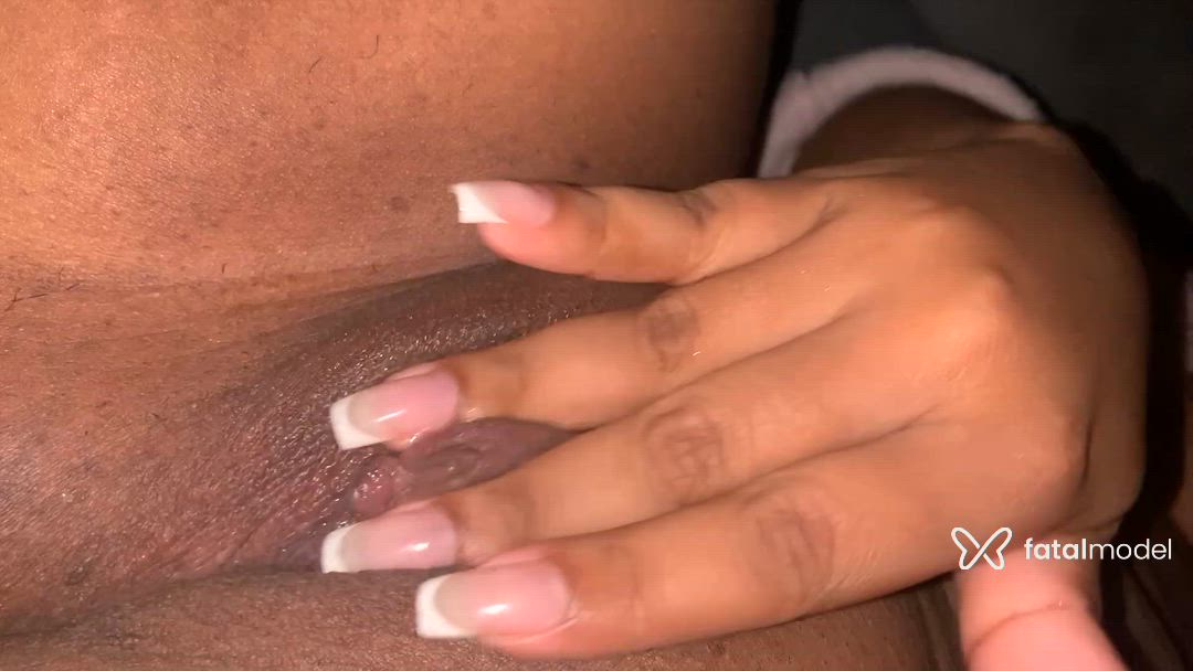 Acompanhante mulher morena (o) de olhos pretos - Jheni