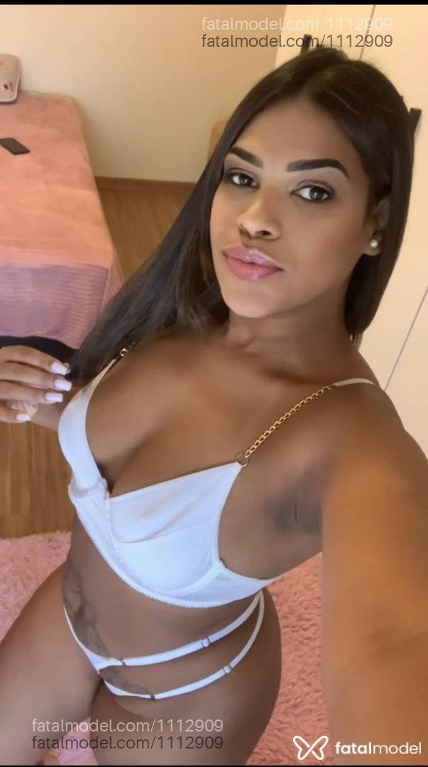 Acompanhante mulher morena (o) de olhos pretos em Bagé - Jheni
