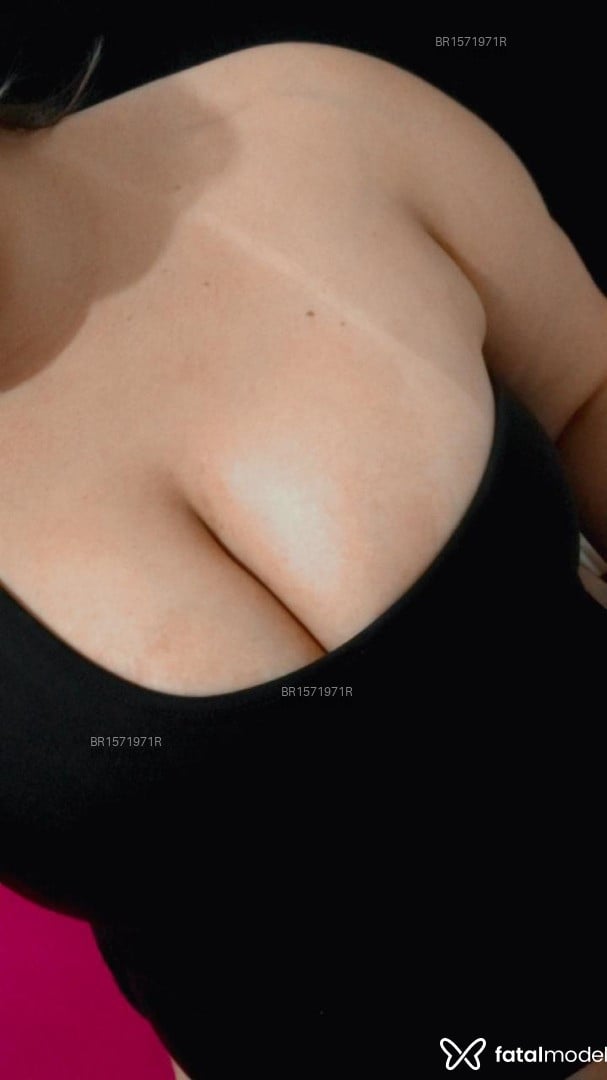 Acompanhante mulher loira (o) de olhos castanhos em Blumenau - Bruninha