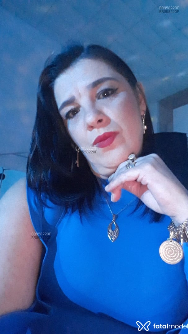 Acompanhante mulher com cabelo castanho de olhos castanhos em Torres Acompanhante mulher com cabelo castanho de olhos castanhos em Torres - Samantha