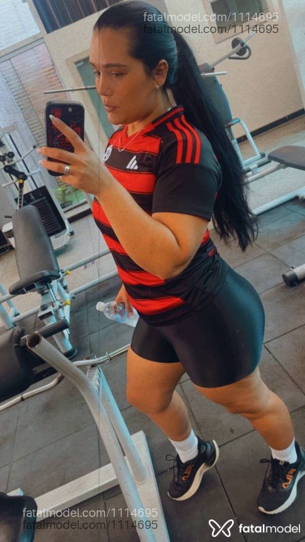 Acompanhante mulher morena (o) de olhos castanhos em Vitória da Conquista - May