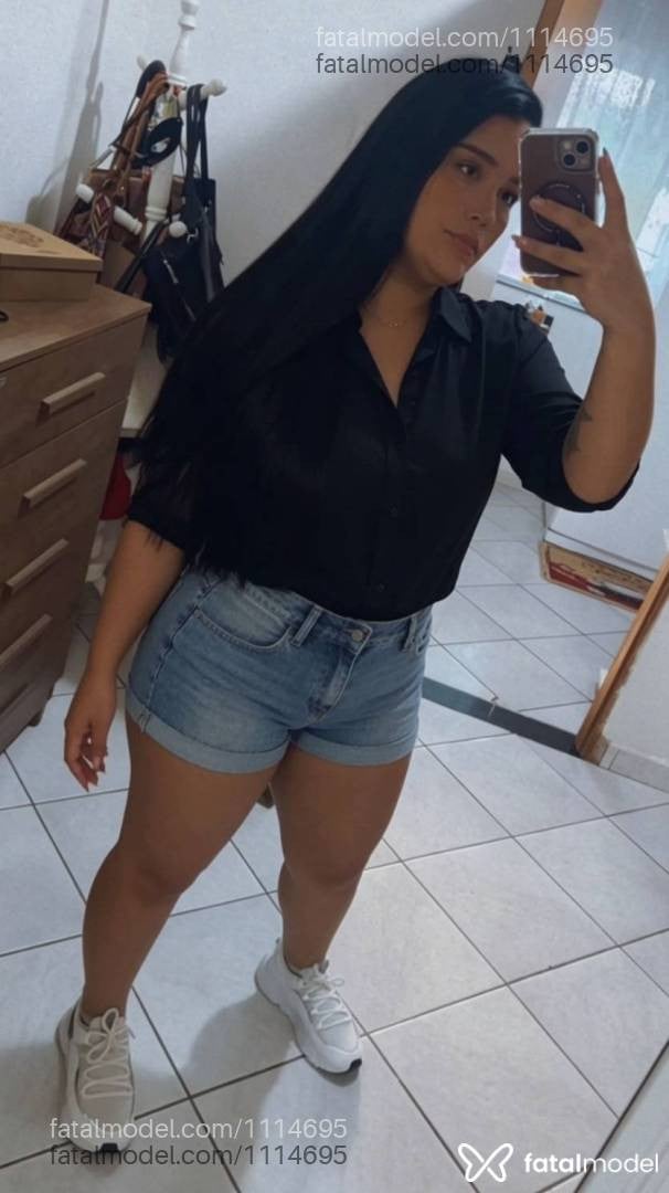 Acompanhante mulher morena (o) de olhos castanhos em Vitória da Conquista - May