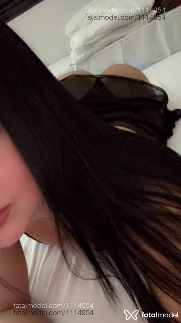 Acompanhante mulher morena (o) de olhos pretos - Thays