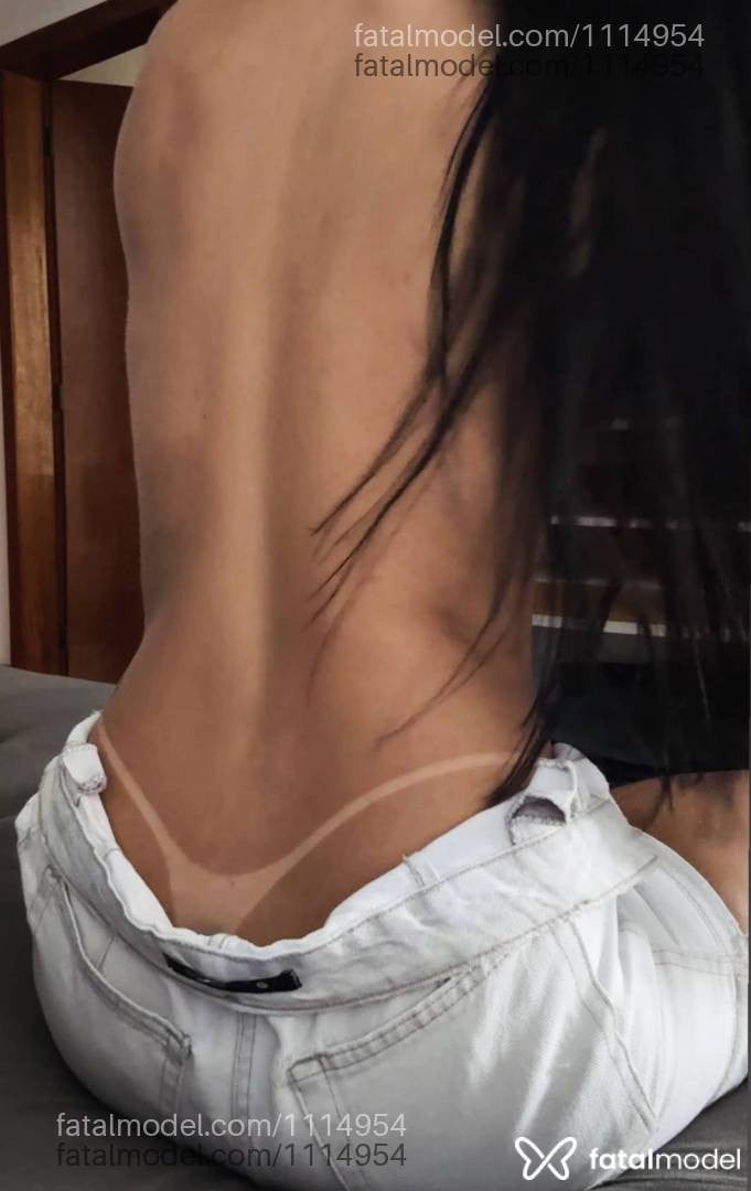 Acompanhante mulher morena (o) de olhos pretos - Thays