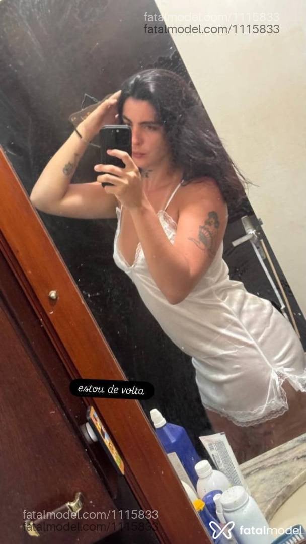 Acompanhante mulher com cabelo castanho de olhos castanhos em Cabo Frio Acompanhante mulher com cabelo castanho de olhos castanhos em Cabo Frio - Júlia Dumont
