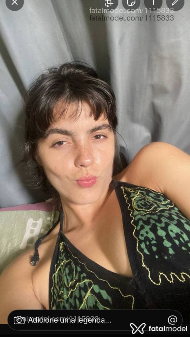 Acompanhante mulher com cabelo castanho de olhos castanhos em Cabo Frio Acompanhante mulher com cabelo castanho de olhos castanhos em Cabo Frio - Júlia Dumont