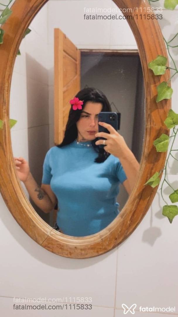 Acompanhante mulher com cabelo castanho de olhos castanhos em Cabo Frio Acompanhante mulher com cabelo castanho de olhos castanhos em Cabo Frio - Júlia Dumont