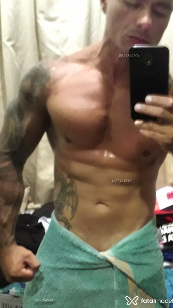 Acompanhante homem morena (o) de olhos mel em Porto Alegre - Mikael