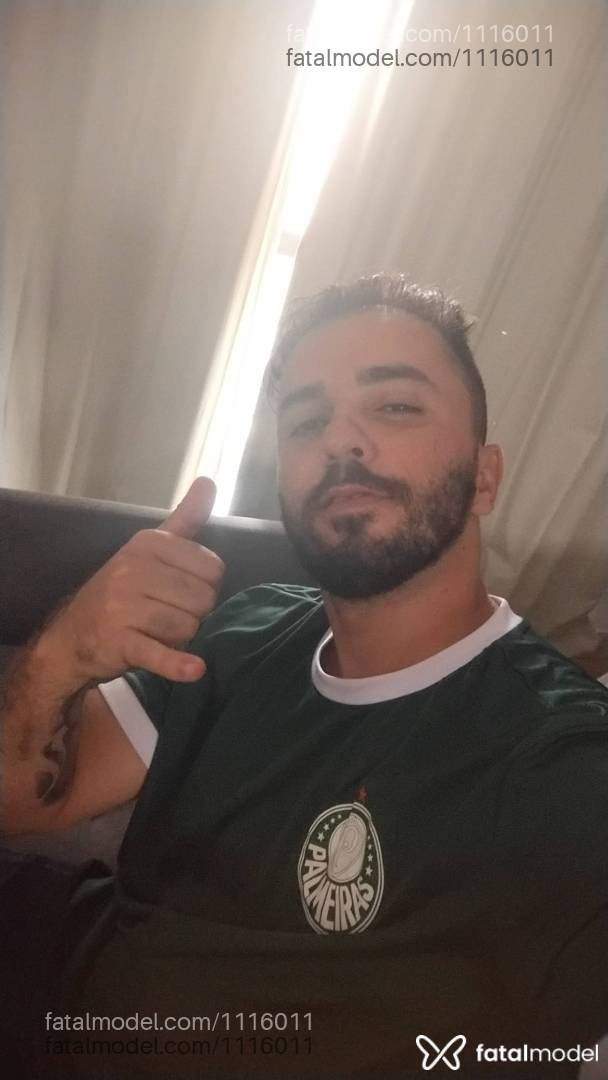 Acompanhante homem com cabelo castanho de olhos castanhos em São Paulo - Alex Tozzetos
