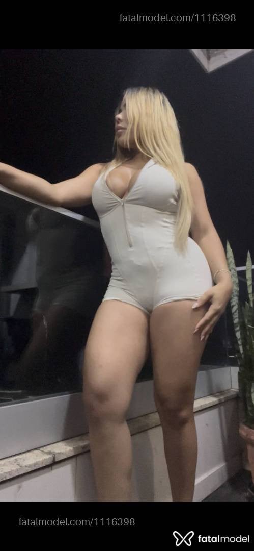 Acompanhante mulher loira (o) de olhos mel - Bruninha