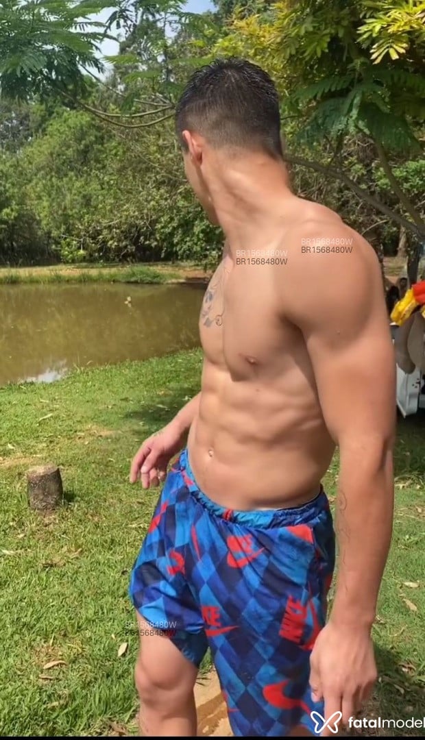 Acompanhante homem morena (o) de olhos castanhos em Cascavel - Morenos
