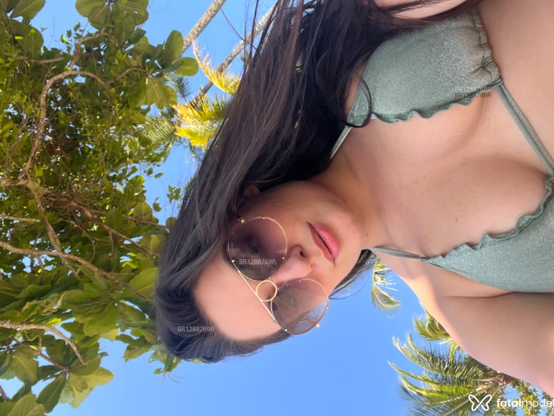 Acompanhante mulher com cabelo castanho de olhos castanhos - Laís Andrade Acompanhante mulher com cabelo castanho de olhos castanhos - Laís Andrade
