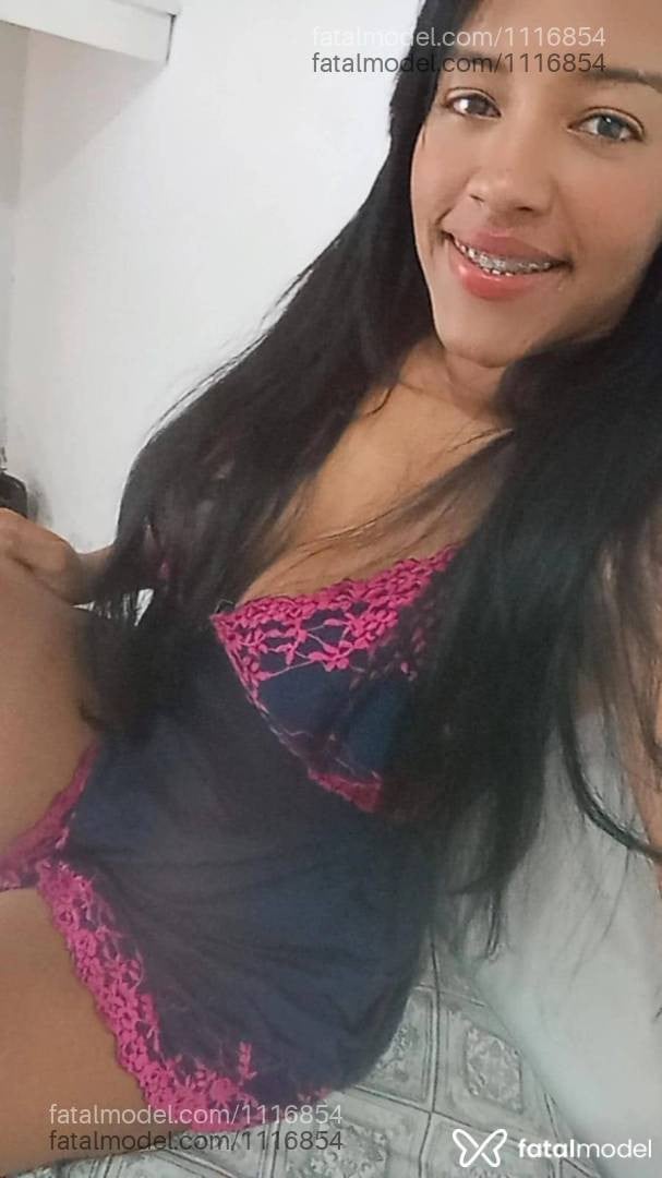 Acompanhante mulher morena (o) de olhos castanhos - Tainá