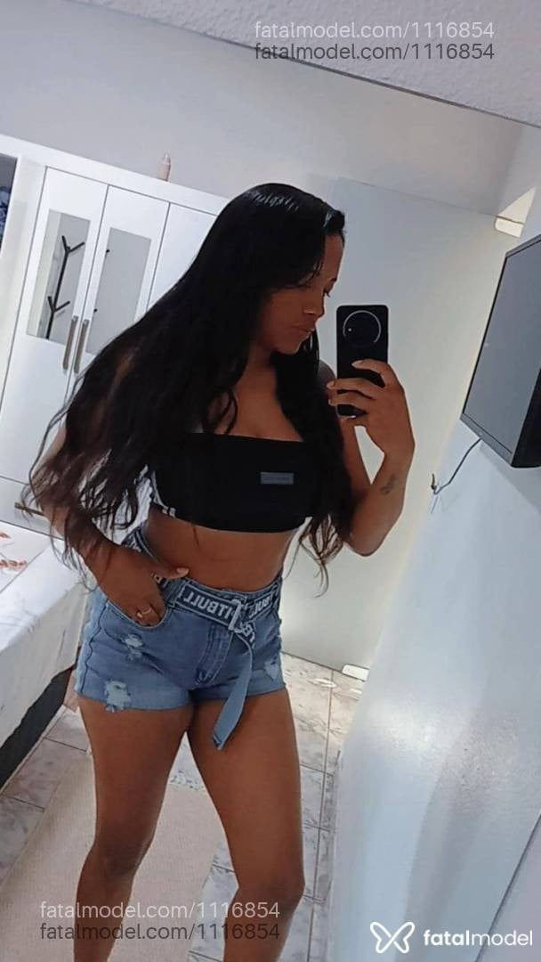 Acompanhante mulher morena (o) de olhos castanhos - Tainá