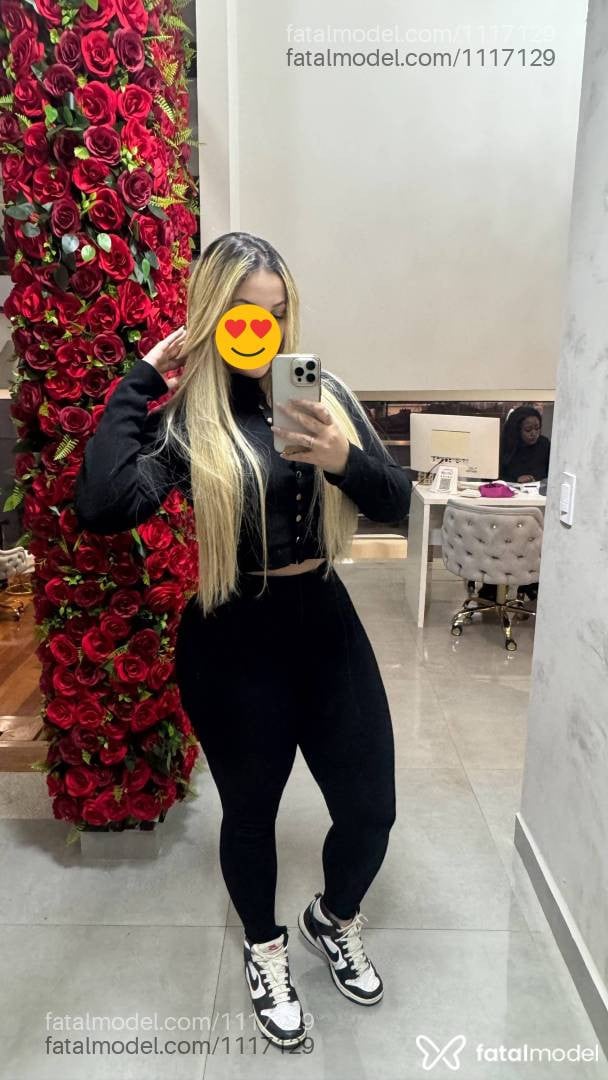 Acompanhante mulher loira (o) de olhos verdes - Luísa Acompanhante mulher loira (o) de olhos verdes - Luísa