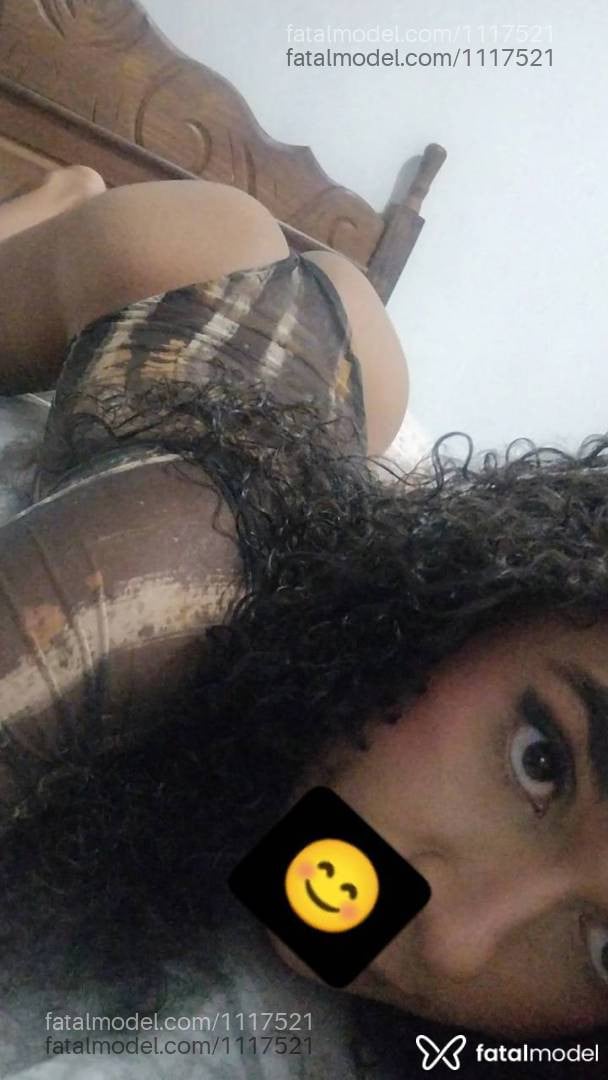 Acompanhante mulher trans morena (o) de olhos castanhos - Lua