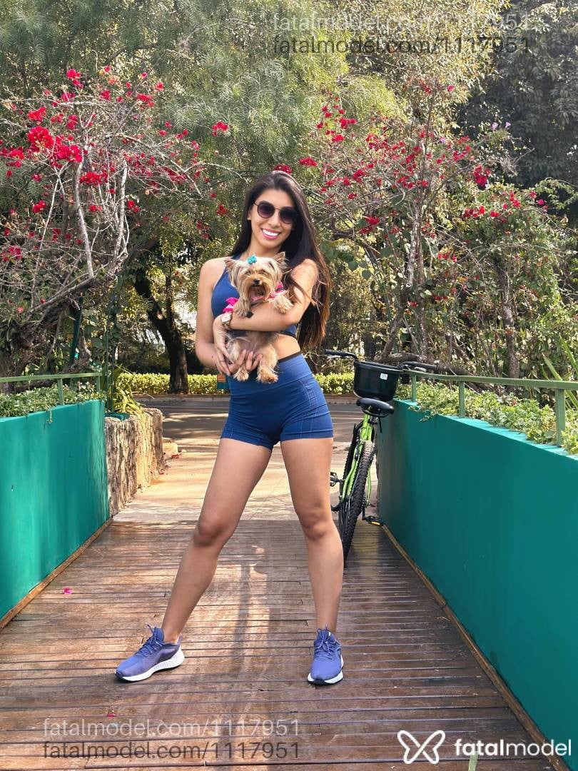 Acompanhante mulher com cabelo castanho de olhos castanhos em São José dos Campos Acompanhante mulher com cabelo castanho de olhos castanhos em São José dos Campos - Mai mel
