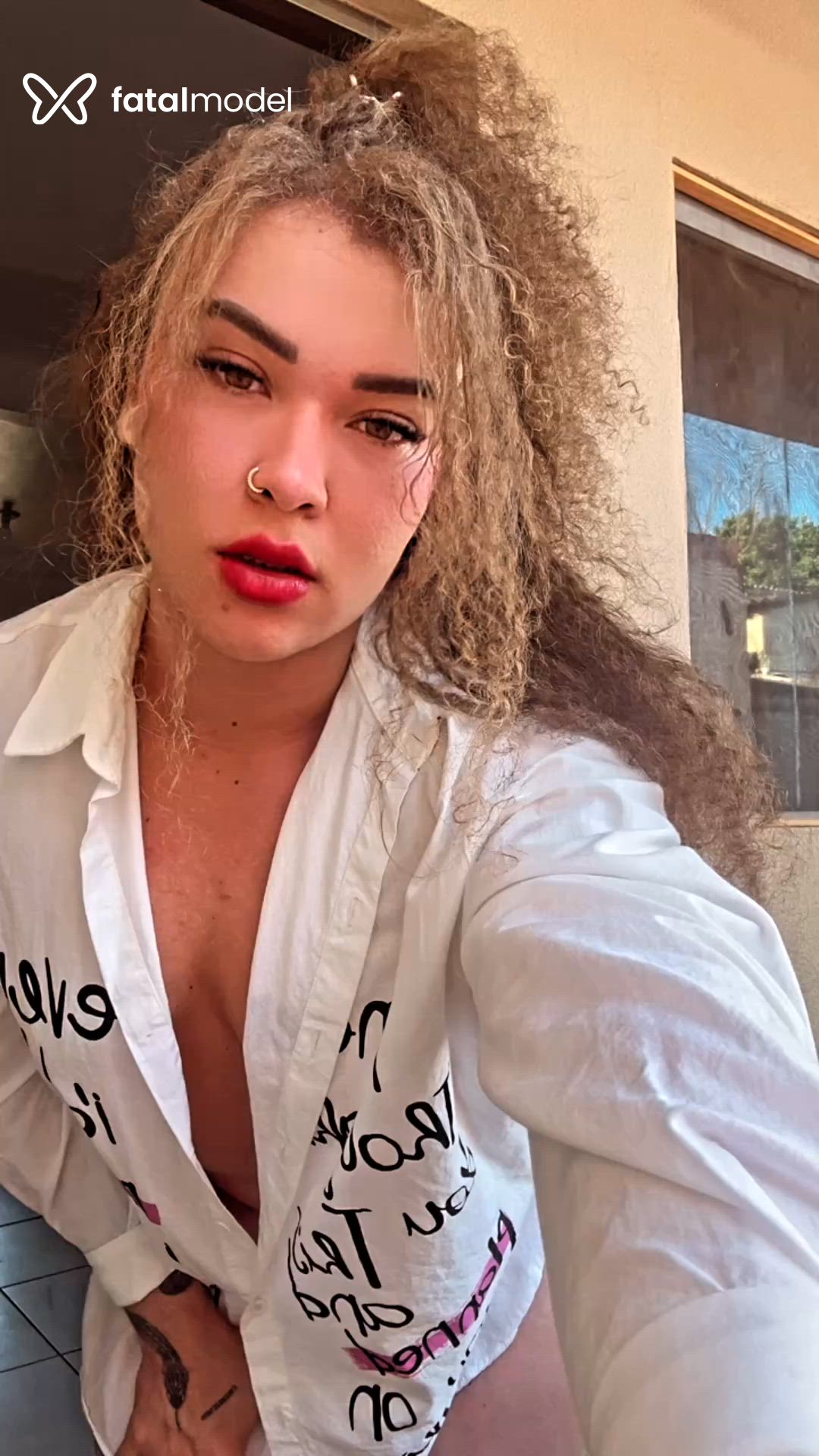 Acompanhante mulher loira (o) de olhos mel em Londrina Acompanhante mulher loira (o) de olhos mel em Londrina - Karla Santos