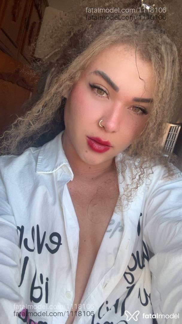 Acompanhante mulher loira (o) de olhos mel em Londrina Acompanhante mulher loira (o) de olhos mel em Londrina - Karla Santos