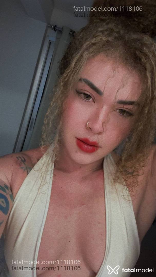 Acompanhante mulher loira (o) de olhos mel - Karla Santos