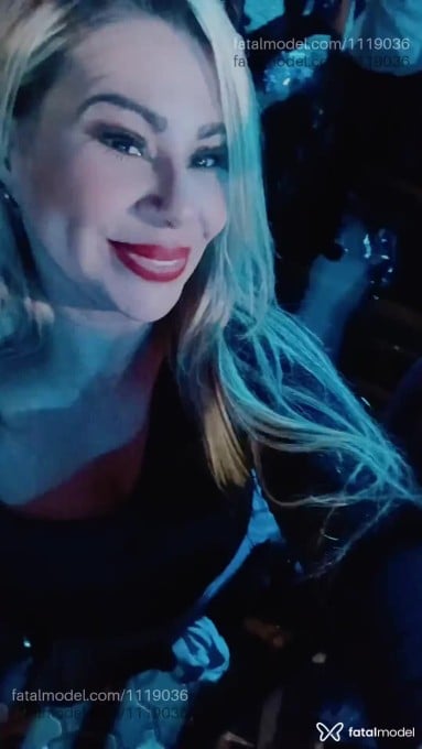 Acompanhante mulher loira (o) de olhos castanhos em Canoas - Kell