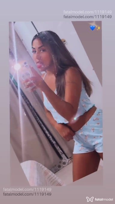 Acompanhante mulher loira (o) de olhos pretos - Gabriella Acompanhante mulher loira (o) de olhos pretos - Gabriella