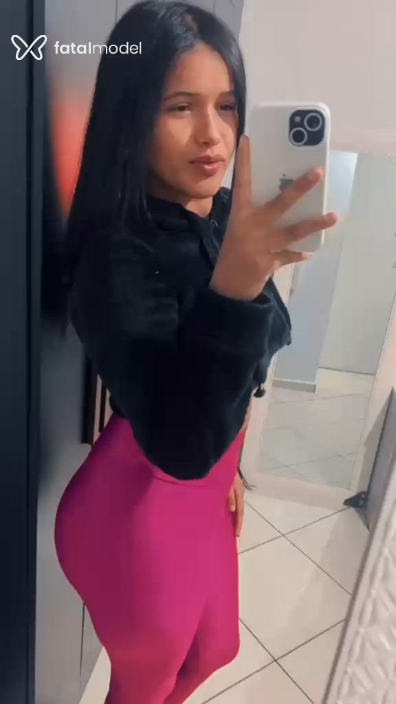 Acompanhante mulher morena (o) de olhos castanhos - Pamela