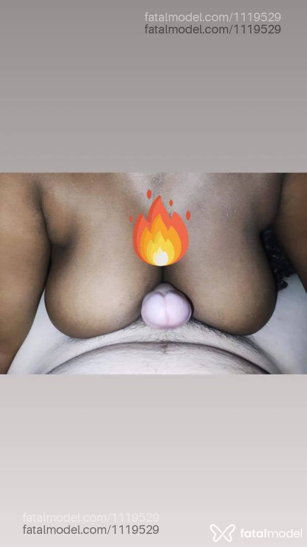 Acompanhante mulher com cabelo castanho de olhos castanhos - Victória