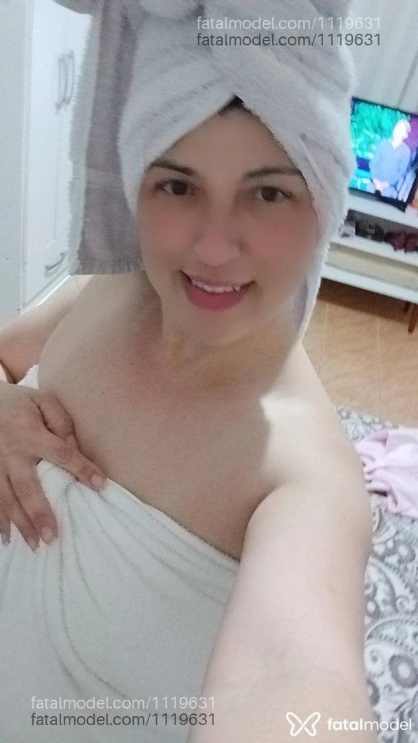 Acompanhante mulher morena (o) de olhos castanhos - Laiz