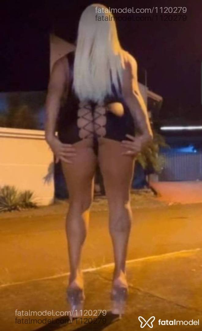 Acompanhante mulher trans loira (o) de olhos castanhos - Angela thais