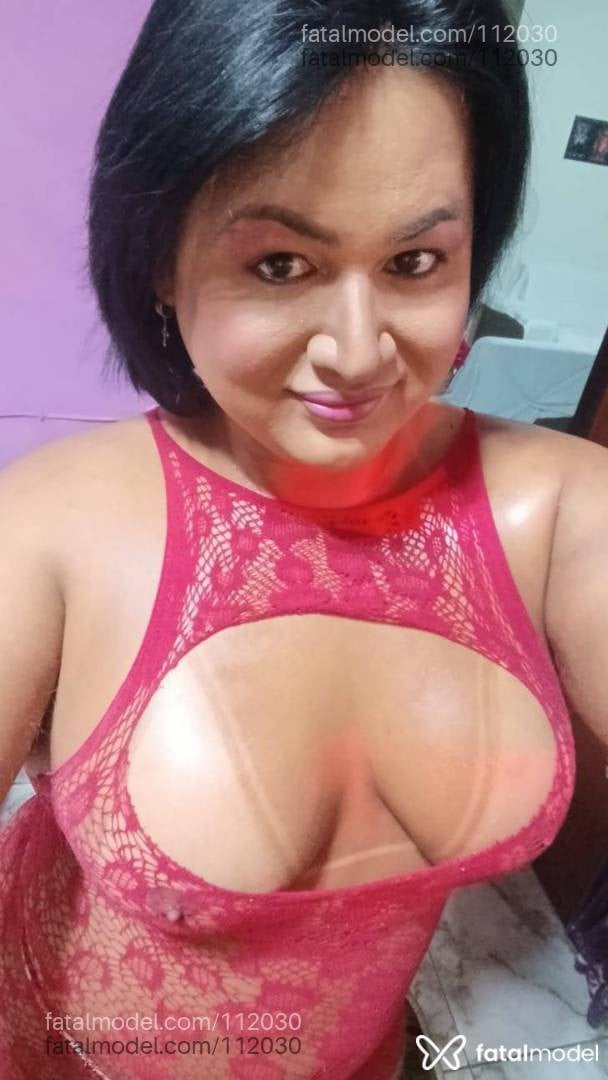 Acompanhante mulher trans morena (o) de olhos castanhos - Valeska