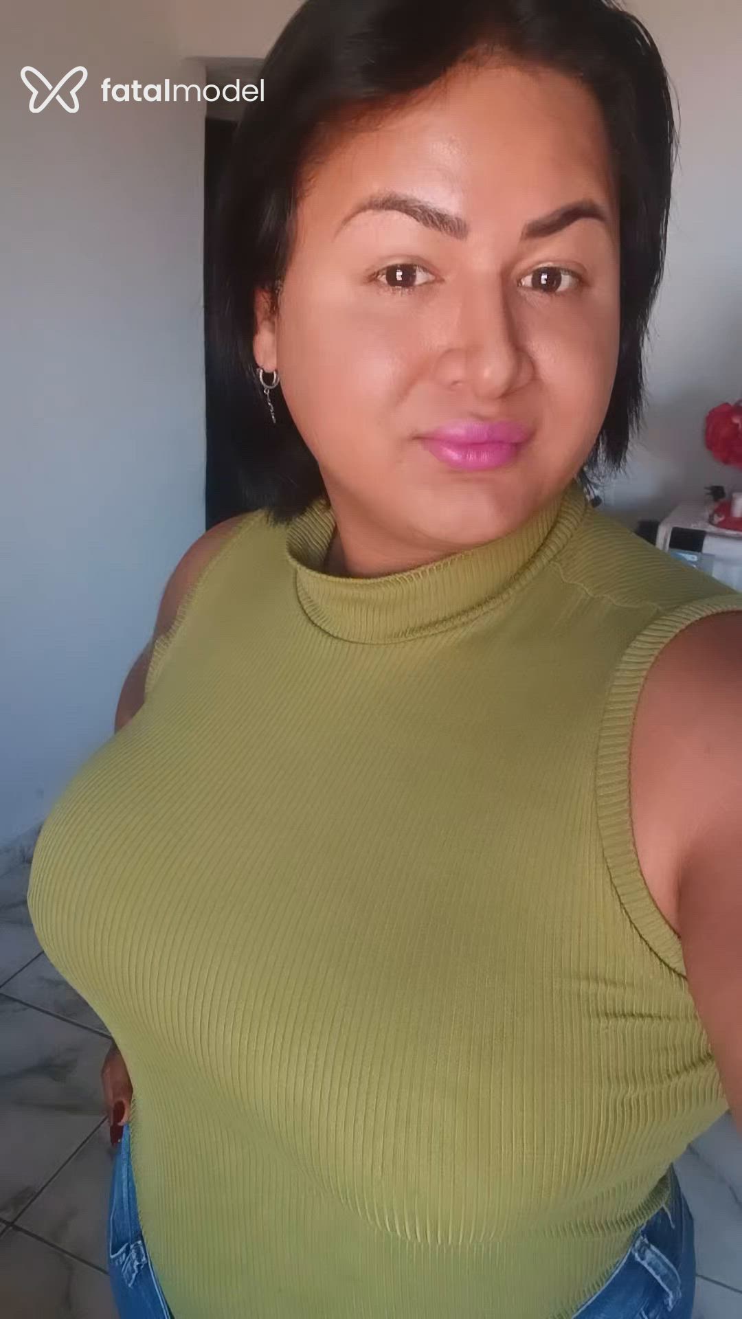 Acompanhante mulher trans morena (o) de olhos castanhos - Valeska
