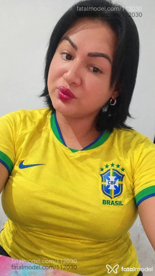 Acompanhante mulher trans morena (o) de olhos castanhos - Valeska