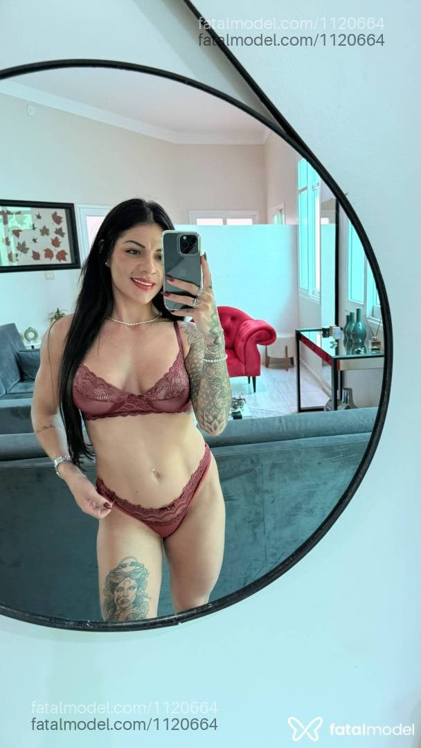 Acompanhante mulher morena (o) de olhos castanhos - Julia Mendes