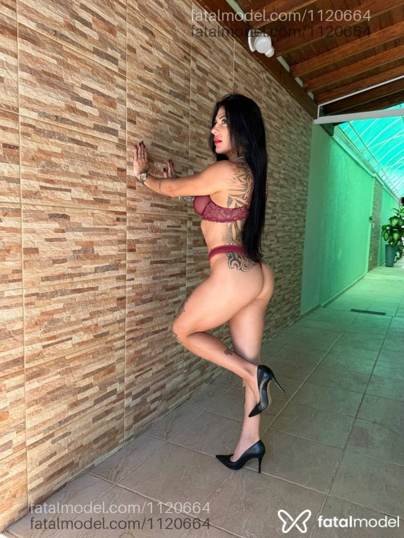Acompanhante mulher morena (o) de olhos castanhos - Julia Mendes